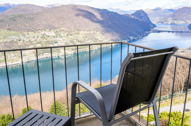 Soggiorno di 1 notte in Camera Vista Lago per due persone